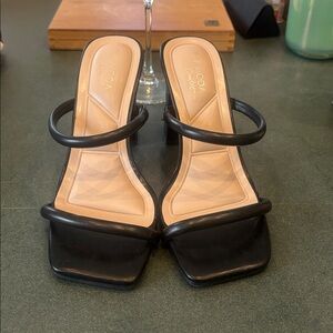 Moda Black Double-Strap Square-Toe Heeled Sandals